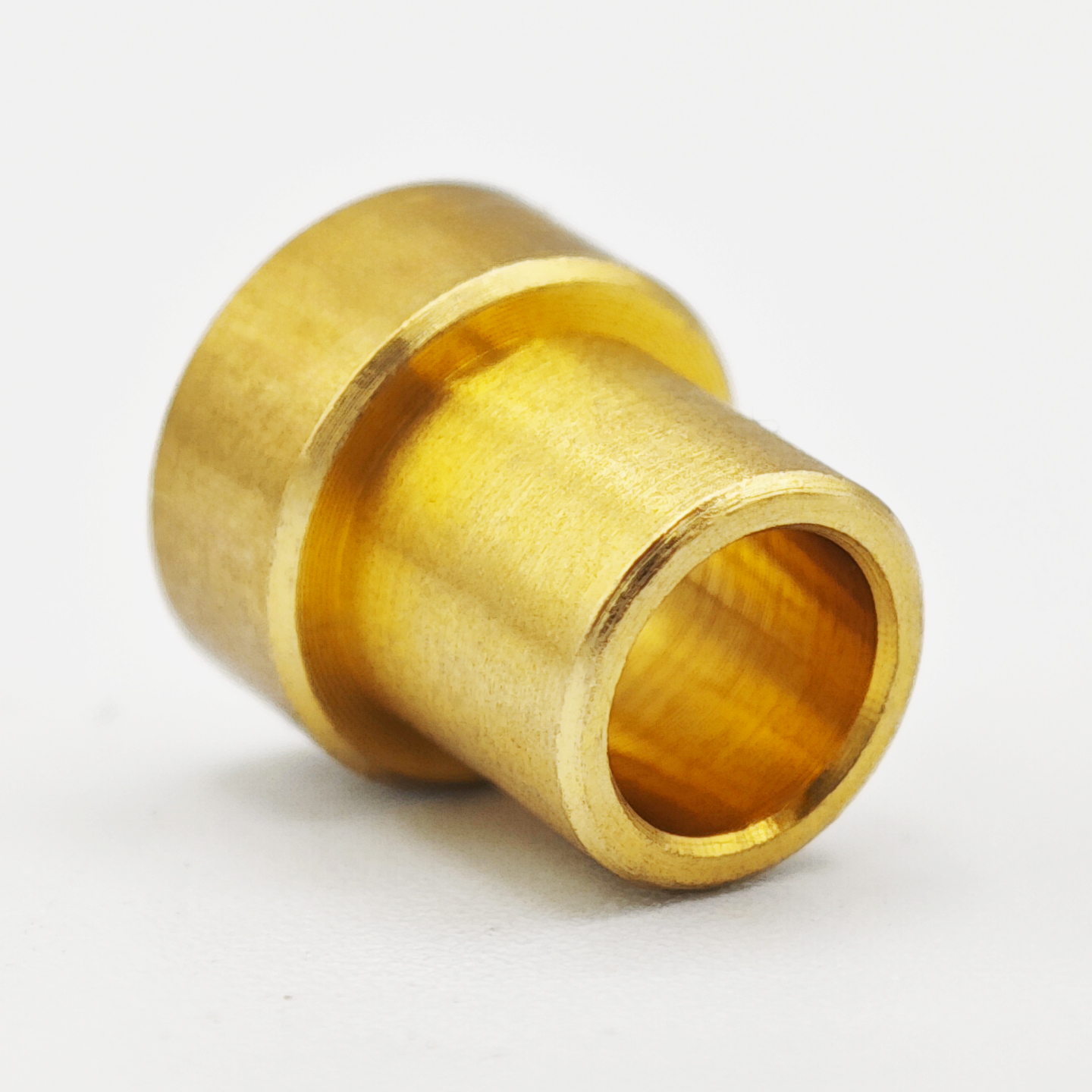 T-shaped flange copper bushing with shoulder toothless copper bushing, step plain hole brass bushing Limit flange Precision turning toothless copper bushing Injection molding embedded bushing